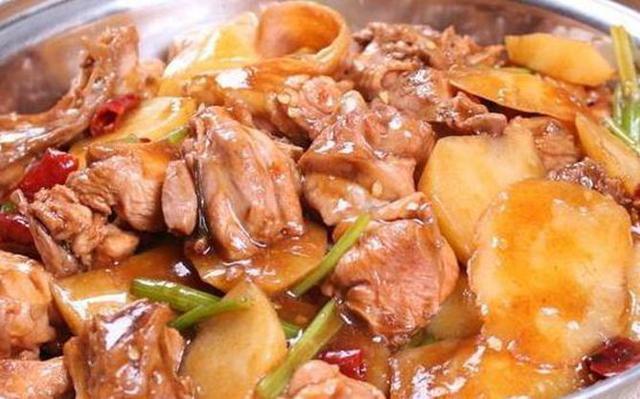 美食推荐：秋葵炒虾，菜团子，干锅香辣啤酒鸡，蒜苔炒牛肉