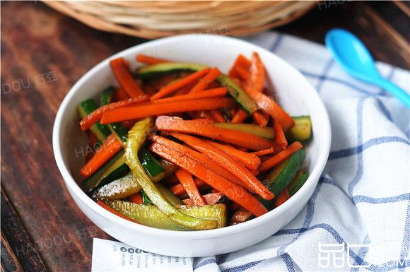 胡萝卜炒黄瓜条