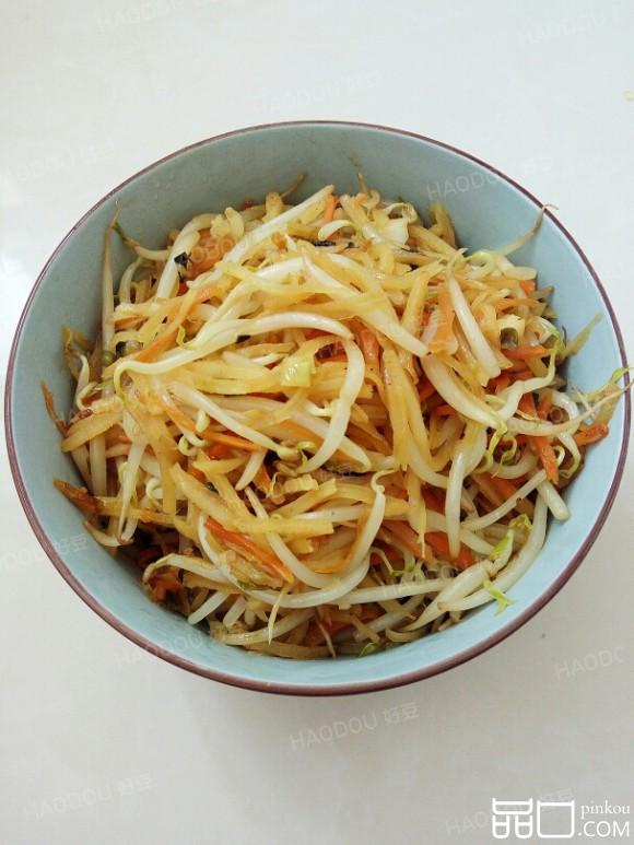 豆芽炒土豆胡萝卜丝