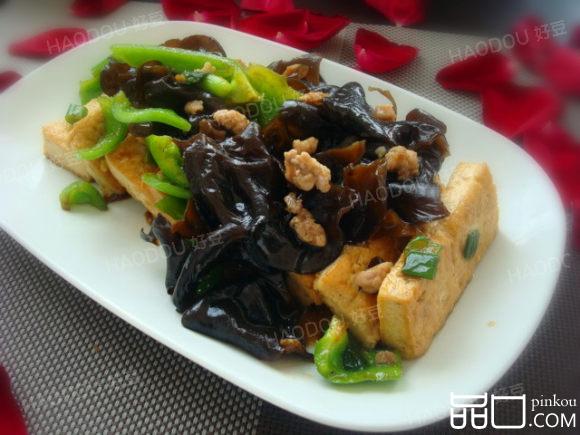 肉末青椒木耳炒豆腐
