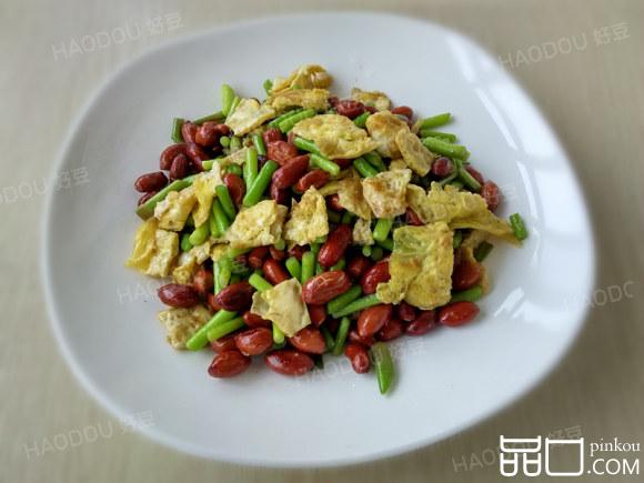 蒜苔花生米炒鸡蛋