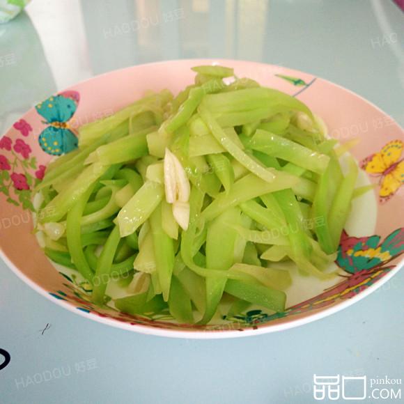 清炒莴笋