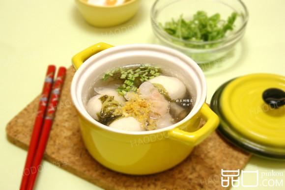 鱼丸鱼饺紫菜汤