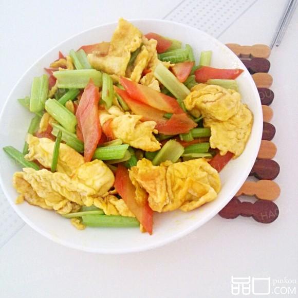 胡萝卜芹菜炒鸡蛋