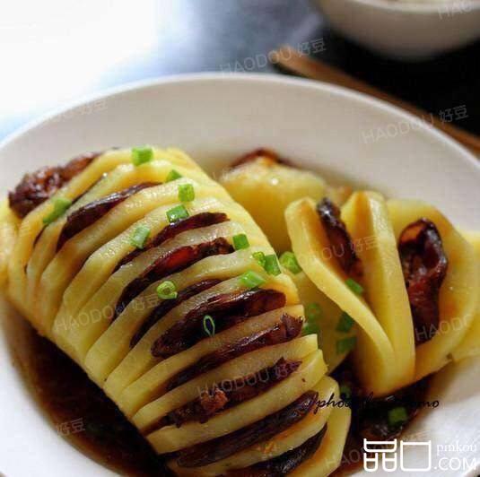 土豆蒸腊肠