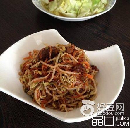 炸酱拌胡萝卜豆芽菜