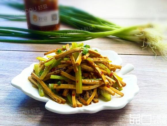 拌西芹豆干#多效护理