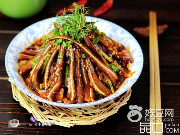 红油腊猪耳