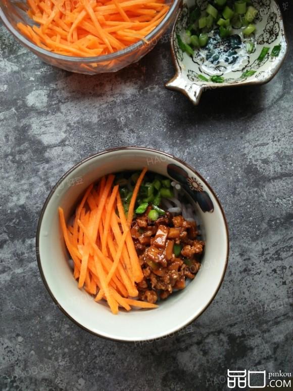 香菇肉酱面