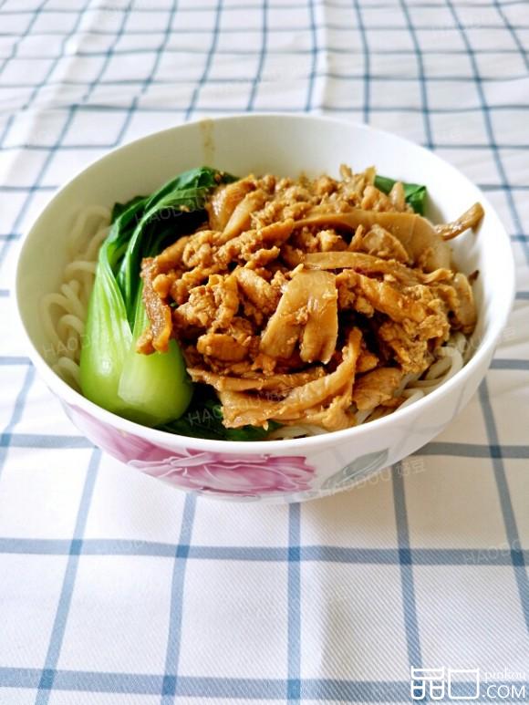 蘑菇肉丝面