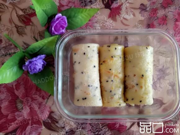 鸡蛋黑芝麻卷饼