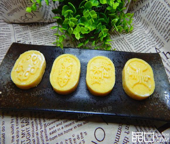 练奶绿豆糕