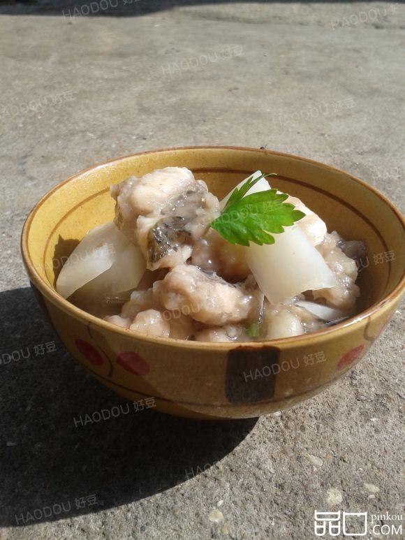 大眼鱼肉煮白萝卜汤