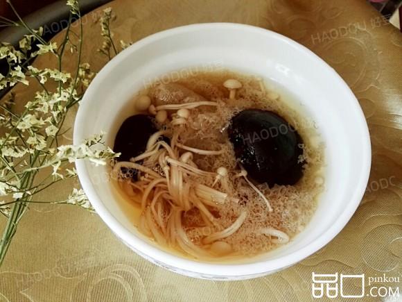 竹荪金菇汤