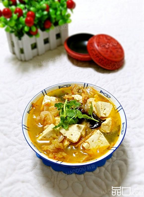 辣白菜炖豆腐汤