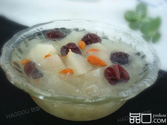 银耳红枣枸杞梨汤