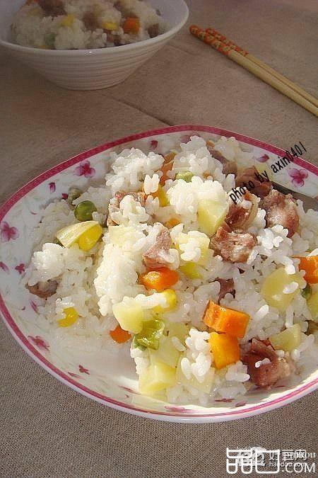 五彩腊肠饭