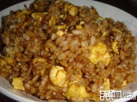 酱油鸡蛋炒饭