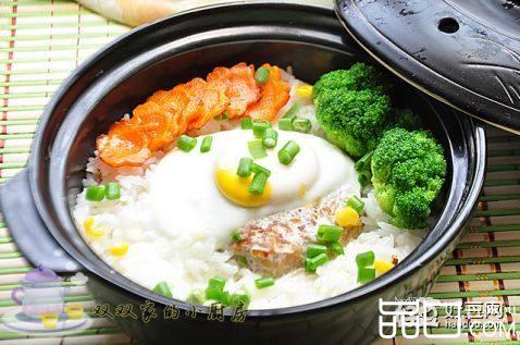 猪肉窝蛋煲仔饭