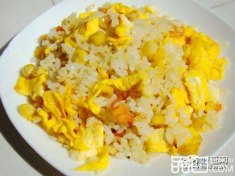 鸡蛋玉米粒炒饭