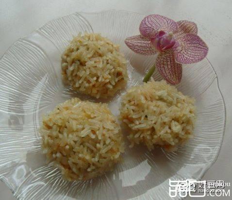 鸡肉鲜疏米饭团