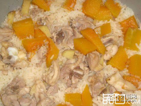 南瓜鸡肉焖饭
