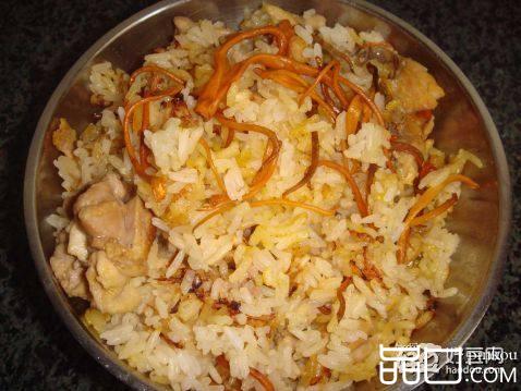 虫草花鸡肉焖饭