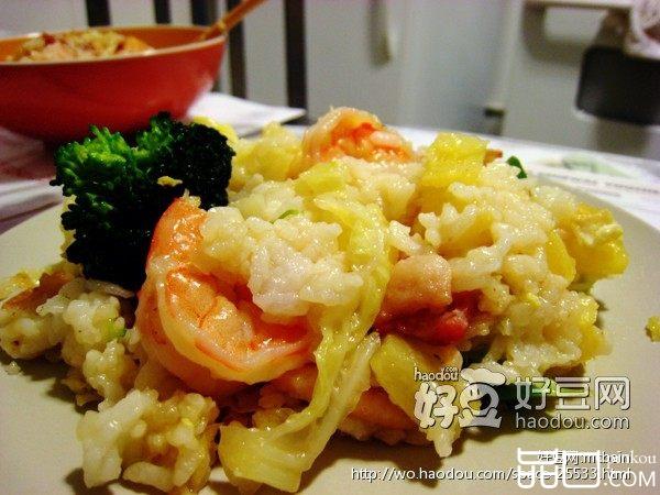 菠萝虾仁什锦炒饭