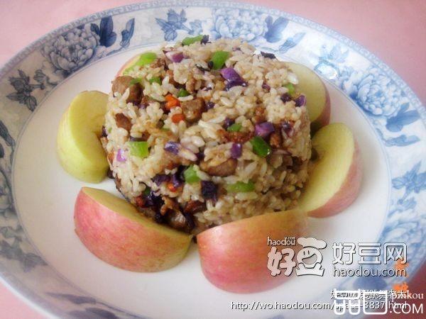 杂蔬酱肉丁炒饭