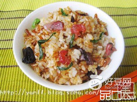蒸腊味糯米饭