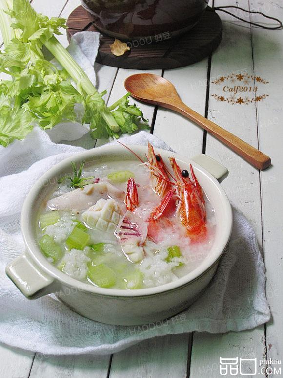芹菜海鲜砂锅粥