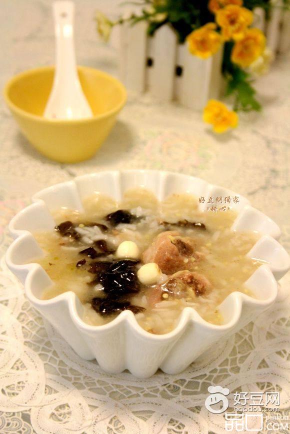 莲子木耳鸭腿粥