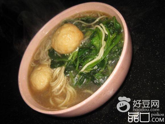 菠菜鱼丸面