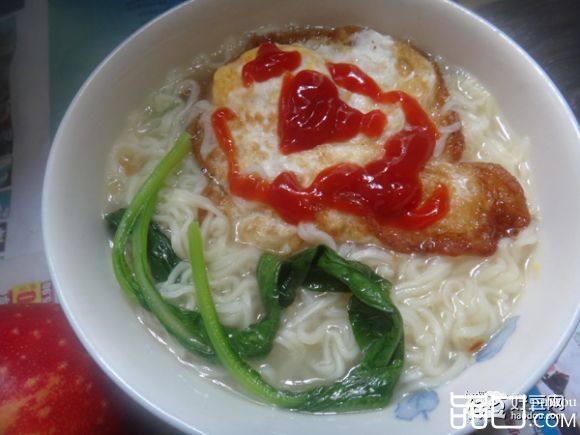 鸡蛋煮面条