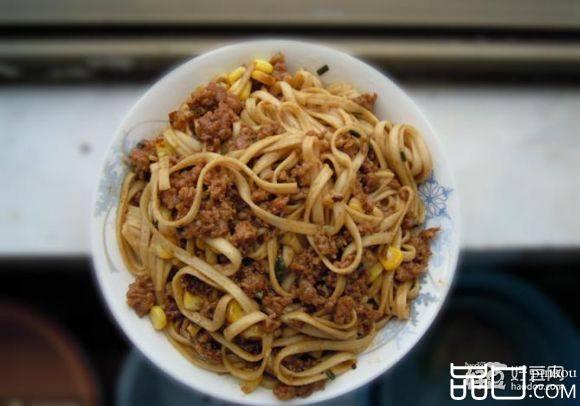肉酱捞面