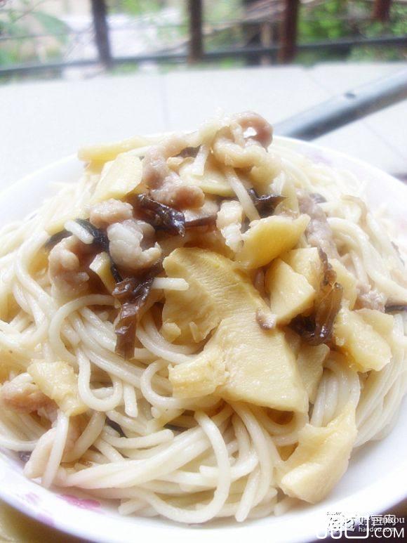 香菇冬笋肉丝炒面
