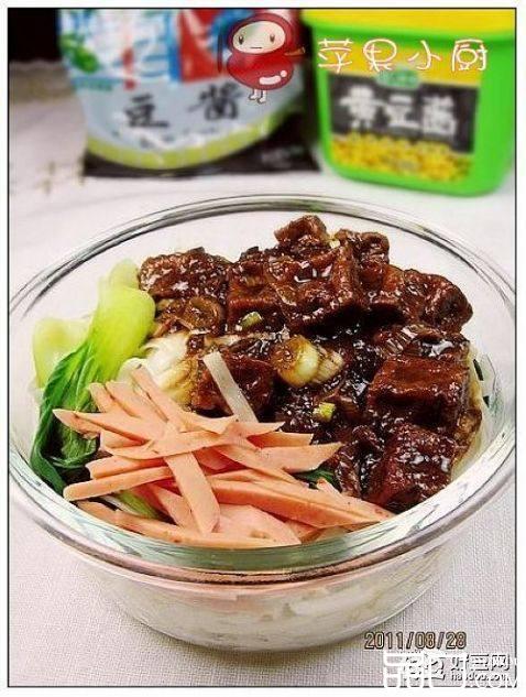 豆丁炸酱面