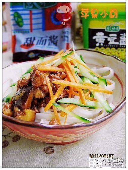 香菇肉末炸酱面