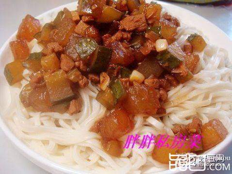 双瓜肉末炸酱面