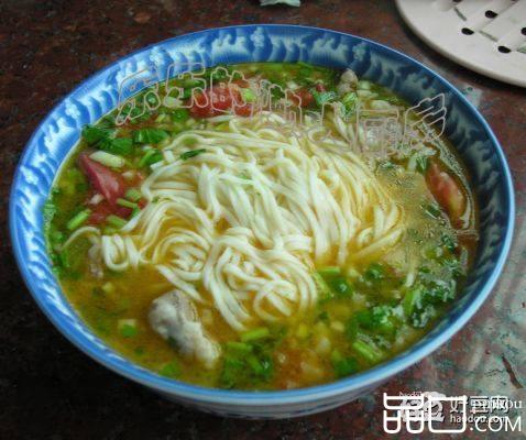 番茄猪肉汤面