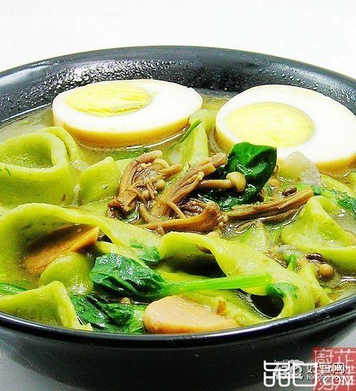 菠菜热汤面
