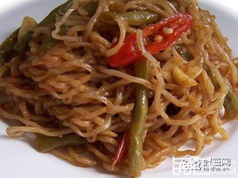 西红柿豆角炒面