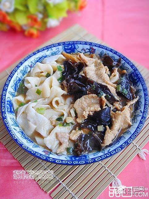 木耳肉片手擀面