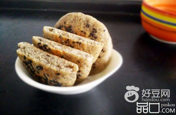 白糖黑芝麻杂粮饼