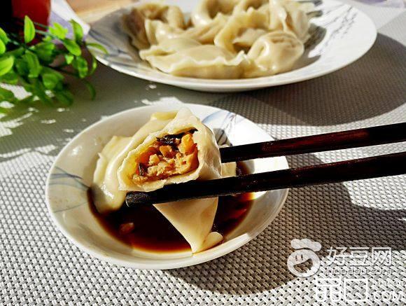洋葱黑木耳饺子