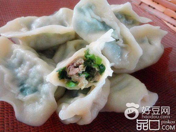 猪肉韭菜煮饺
