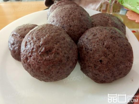 黑米面馒头