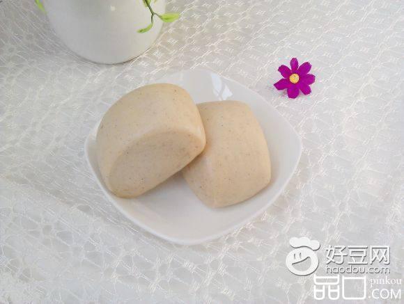 刀切黑豆豆渣馒头
