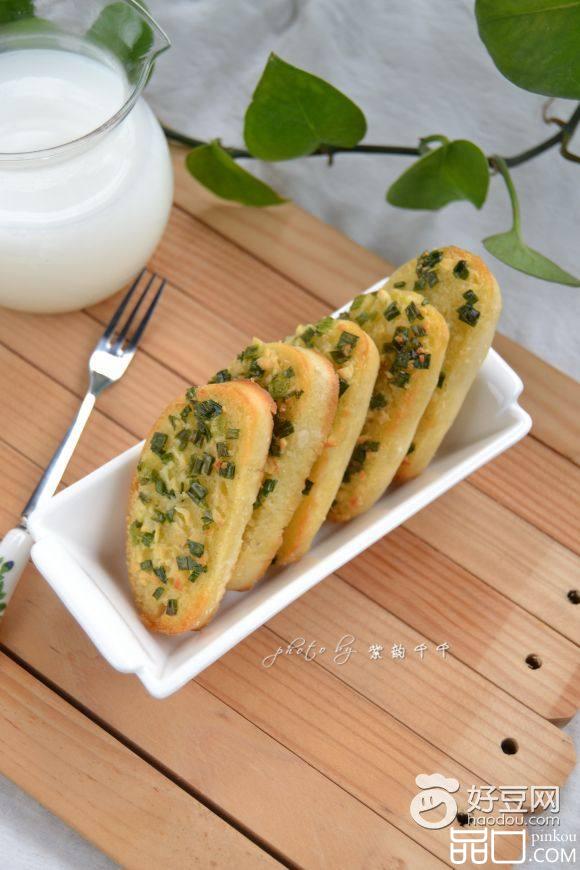 蒜香馒头片