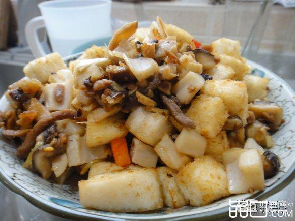 藕丁炒馒头干